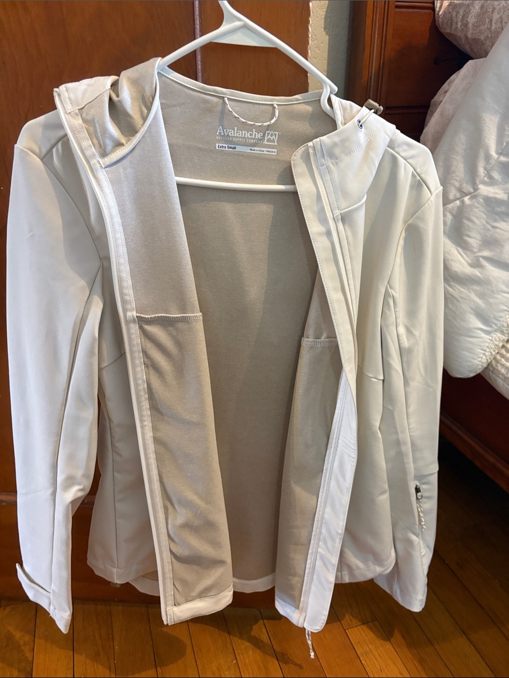 Avalanche Women's White Hooded Softshell Outdoor Jacket
